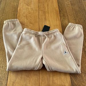 NWT Jordan sweatpants size youth M